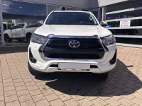 Gebraucht Toyota HiLux Comfort 150 PS (110 kW) 2025 Schneeweiß Pickup
