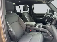 Gebraucht Land Rover Defender SE Dynamic 249 PS (183 kW) 2026 Gondwana stone metallic SUV