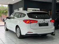 Gebraucht Ford Focus Titanium 120 PS (88 kW) 2021 Weiß Kombi