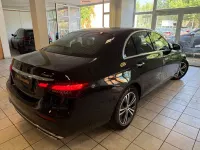 Gebraucht Mercedes E220 200 PS (147 kW) 2022 Schwarz Limousine