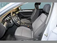 Gebraucht VW Passat 150 PS (110 kW) 2023 Grau Kombi