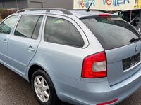 Gebraucht Skoda Octavia Ambiente 160 PS (117 kW) 2010 Grau Kombi