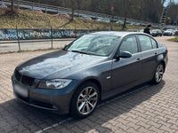Gebraucht BMW 318 129 PS (94 kW) 2006 Grau Limousine