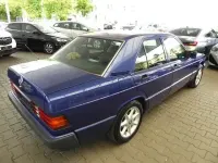 Gebraucht Mercedes 190 Avantgarde 136 PS (100 kW) 1992 Avantgardeblaumetallic Limousine