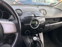 Usata Mazda 2 75 CV (55 kW) 2010 Grigio Utilitaria