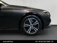 Gebraucht Mercedes E220 Avantgarde 200 PS (147 kW) 2023 Graphitgrau Kombi