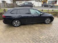 Gebraucht VW Golf VIII Move 150 PS (110 kW) 2024 Deep black perleffekt Kombi