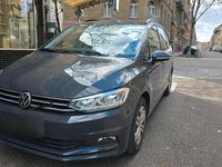 Gebraucht VW Touran 150 PS (110 kW) 2022 Grau Van / Kleinbus