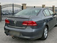 Gebraucht VW Passat 105 PS (77 kW) 2011 Grau Limousine