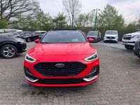 Używany Ford Focus ST-Line 155 KM (114 kW) 2022 Czerwony Sedan/Limuzyna