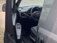 Gebraucht Fiat Doblò 101 PS (74 kW) 2022 Colore esterno (grau (met)) Van / Kleinbus
