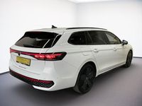 Gebraucht VW Passat R-line 150 PS (110 kW) 2025 Pure white Kombi