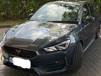 Używany Cupra Leon VZ 300 KM (220 kW) 2023 Szary Sedan/Limuzyna