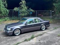 Gebraucht Mercedes E500 220 PS (161 kW) 1987 Violet Limousine