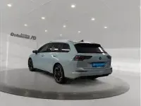 Gebraucht VW Golf VIII R-line 150 PS (110 kW) 2024 Crystal ice blue metallic Kombi