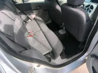 Usado Renault Modus 75 CV (55 kW) 2006 Plateado Monovolumen
