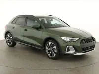 Neu Audi A3 S-Line 204 PS (150 kW) 2026 Distriktgrün metallic SUV
