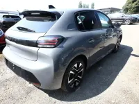 Neu Peugeot 208 Allure 101 PS (74 kW) 2025 Selenium grau metallic Kleinwagen