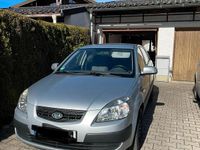 Gebraucht Kia Rio 97 PS (71 kW) 2009 Silber Kleinwagen