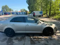 Brugt VW Jetta 105 HK (77 kW) 2005 Guld Sedan