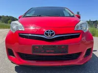 Gebraucht Toyota Verso-S 99 PS (72 kW) 2011 Rot Van / Kleinbus