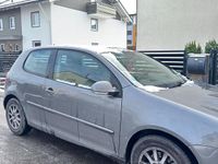 Gebraucht VW Golf V 101 PS (74 kW) 2005 Grau Kleinwagen