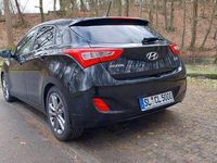 Gebraucht Hyundai i30 Passion 110 PS (80 kW) 2016 Schwarz Limousine