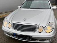 Gebraucht Mercedes E220 Classic 150 PS (110 kW) 2003 Silber Limousine