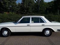 Gebraucht Mercedes E280 177 PS (130 kW) 1976 Weiß Limousine
