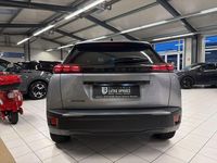 Neu Peugeot e-2008 Allure 114 kW (156 PS) 2025 Grau SUV
