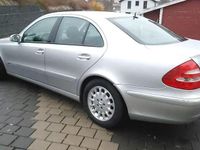 Gebraucht Mercedes E200 Elegance 163 PS (119 kW) 2003 Silber Limousine