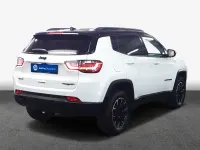 Gebraucht Jeep Compass Trailhawk 181 PS (133 kW) 2024 Alpine white SUV