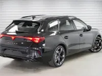 Neu Cupra Leon 150 PS (110 kW) 2026 Midnight black metallic (0e) Kombi