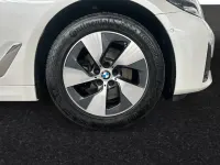 Gebraucht BMW 520 Efficient Dynamics 190 PS (139 kW) 2022 Mineralweiß metallic Kombi