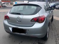 Gebraucht Opel Astra 125 PS (91 kW) 2011 Silber Limousine