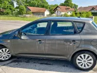 Używany Kia Ceed 90 KM (66 kW) 2011 Szary Hatchback