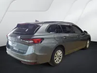 Gebraucht Skoda Superb Essence 150 PS (110 kW) 2025 Graphitegrau metallic Kombi