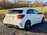Gebraucht Mercedes A180 AMG line 122 PS (89 kW) 2018 Weiß Kleinwagen