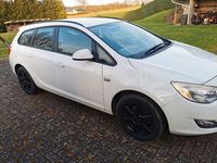 Gebraucht Opel Astra Edition 140 PS (102 kW) 2012 Weiß Kombi