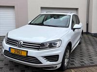 Gebraucht VW Touareg 262 PS (192 kW) 2016 Weiß SUV