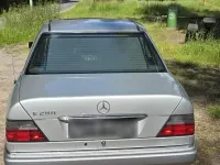 Gebraucht Mercedes E280 193 PS (141 kW) 1995 Silber Limousine