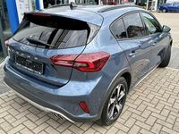 Gebraucht Ford Focus Active 155 PS (114 kW) 2024 Blau (chroma blau metallic) Limousine