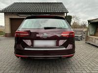 Gebraucht VW Passat Highline 179 PS (131 kW) 2017 Rot Kombi