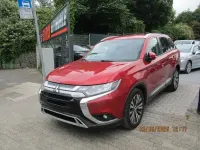 Gebraucht Mitsubishi Outlander Diamant Edition 150 PS (110 kW) 2019 Rot SUV