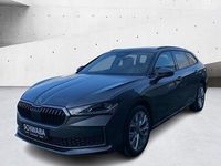 Neu Skoda Superb Selection 150 PS (110 kW) 2026 Grau Kombi