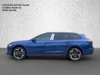 Neu Skoda Superb SportLine 150 PS (110 kW) 2026 Cobalt blau metallic Kombi