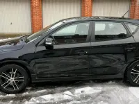 Gebraucht Hyundai i30 90 PS (66 kW) 2011 Schwarz Kleinwagen
