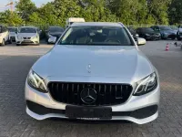 Gebraucht Mercedes E220 AMG 194 PS (142 kW) 2017 Silber Kombi