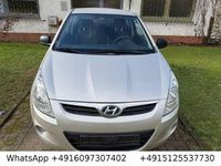 Gebraucht Hyundai i20 Classic 90 PS (66 kW) 2012 Silber Kleinwagen