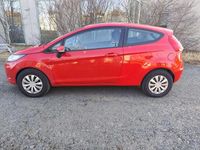 Gebraucht Ford Fiesta Trend 60 PS (44 kW) 2010 Rot Kleinwagen